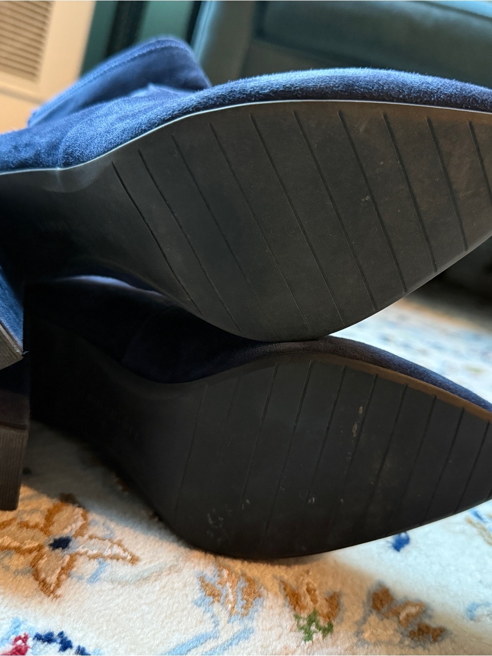 Kenneth Cole Women's Navy Suede Pointed Toe Block Heel Ankle Boots 8.5M - Picture 7 of 7